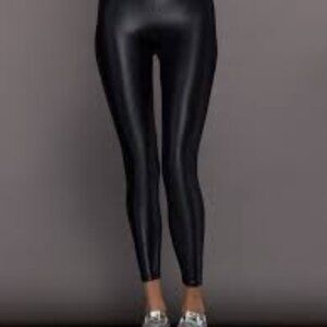 CARBON38 Legging in Takara Shine - Black